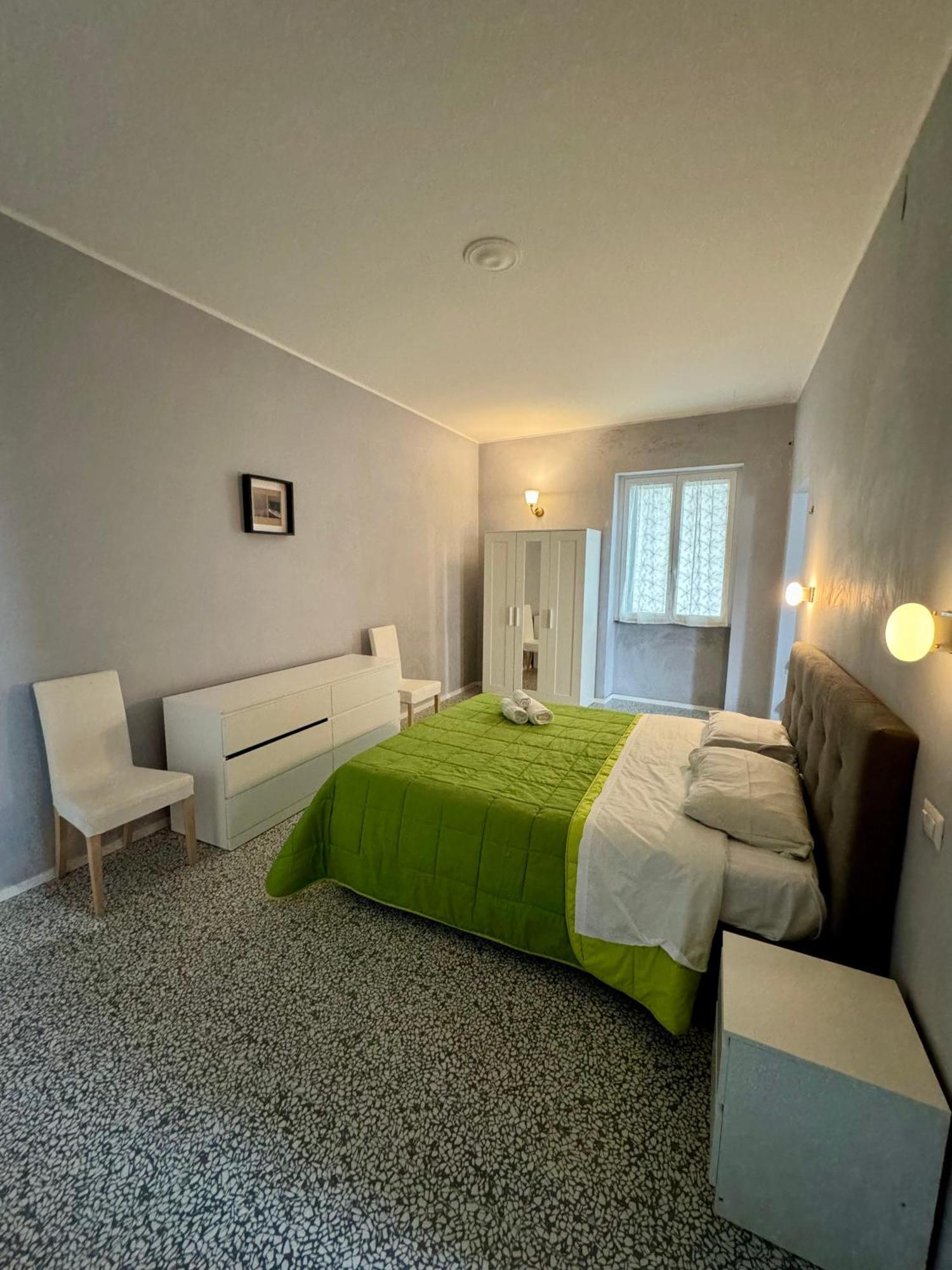 4 Balconi Rooms Paladini B&B E Appartamenti Lecce Exterior foto